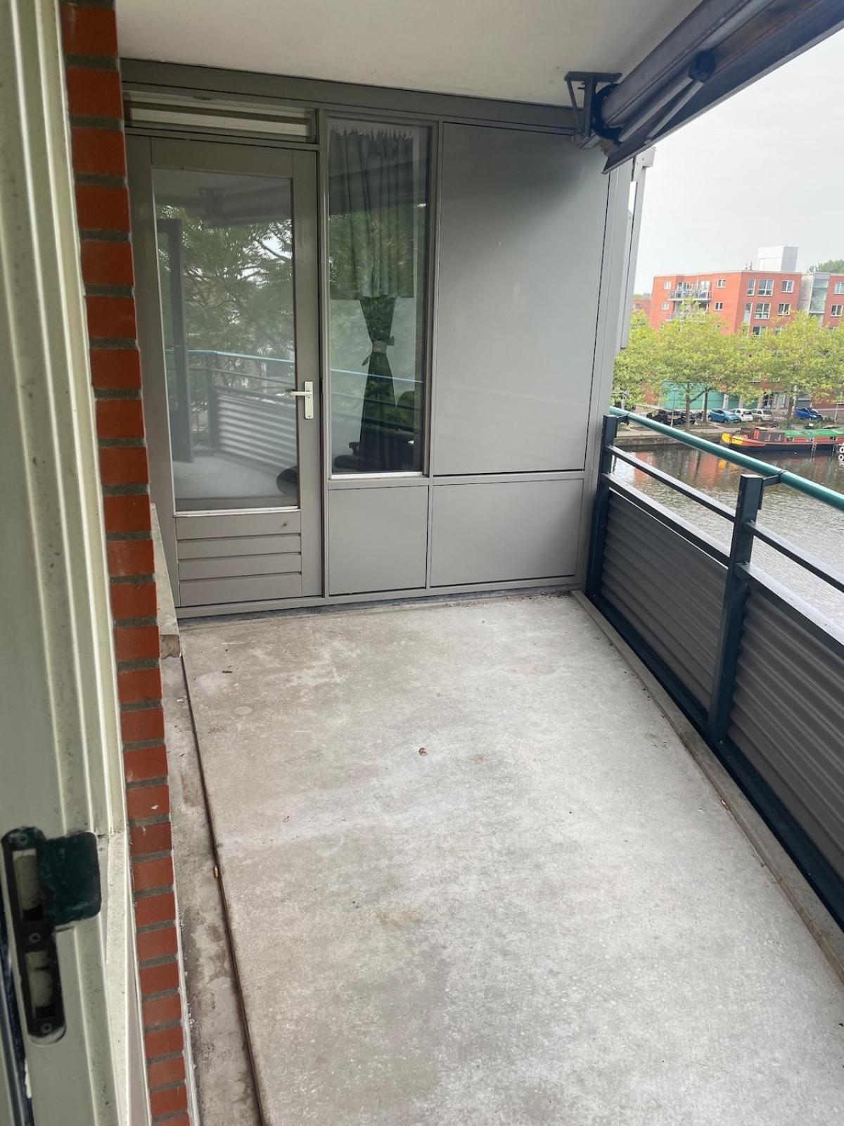 Large West With Balcony Apartamento *